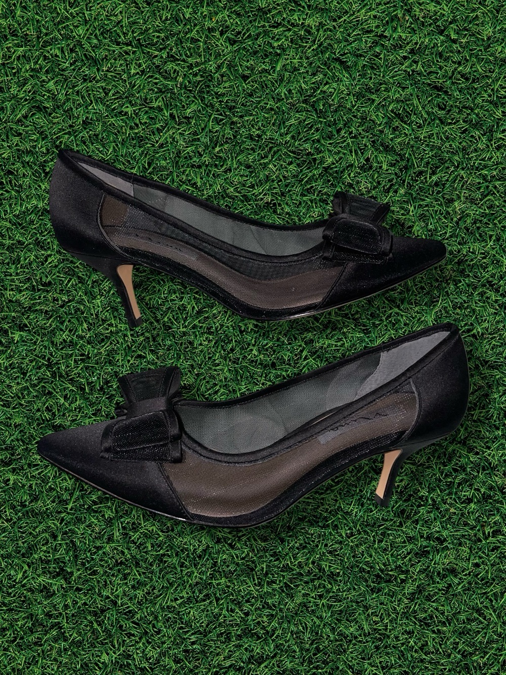 Nina Bianca Bow Heels - Picture 3 of 10